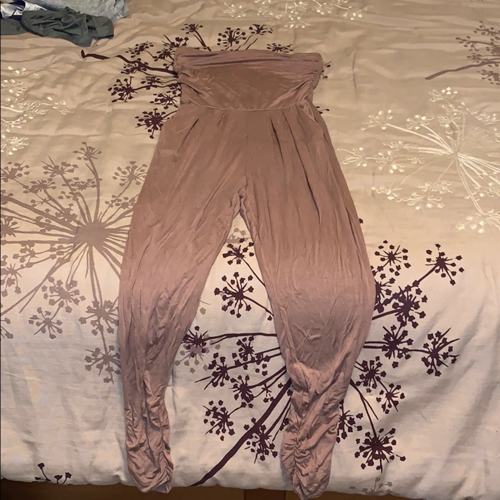 STRAPLESS TAUPE JUMPSUIT